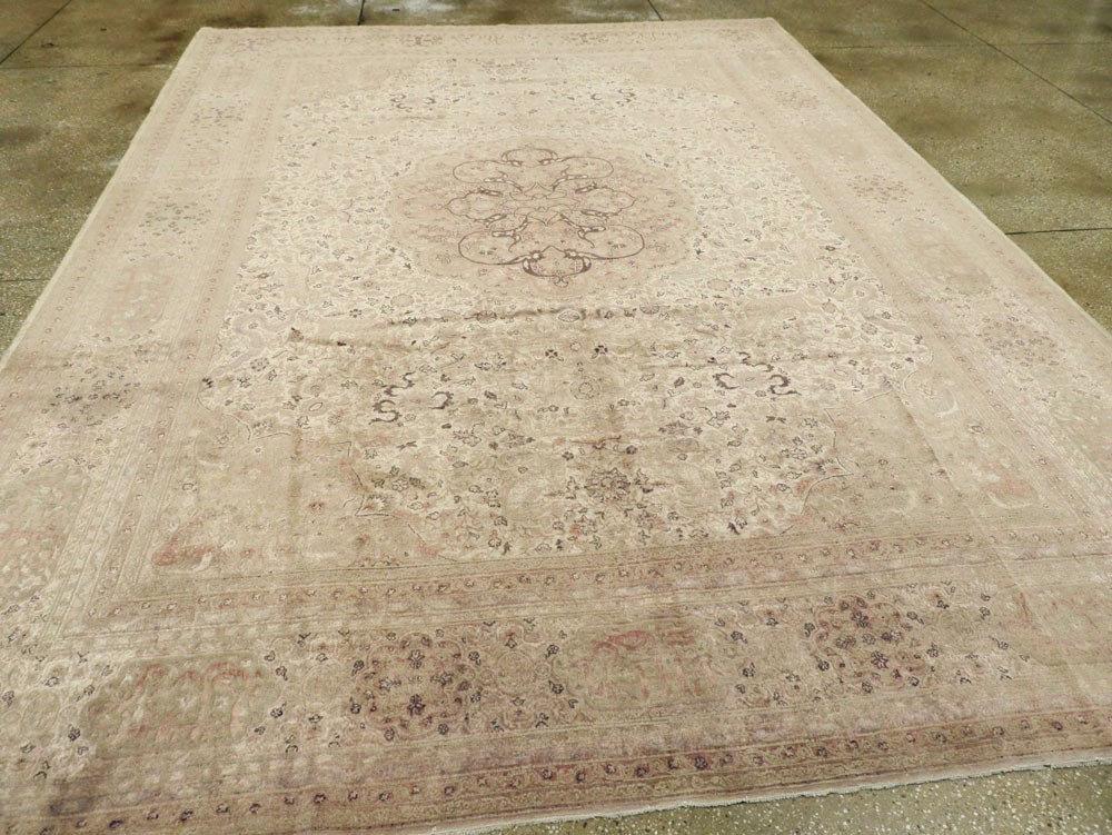 Antique Turkish Sivas Carpet, No.8322 - Staging