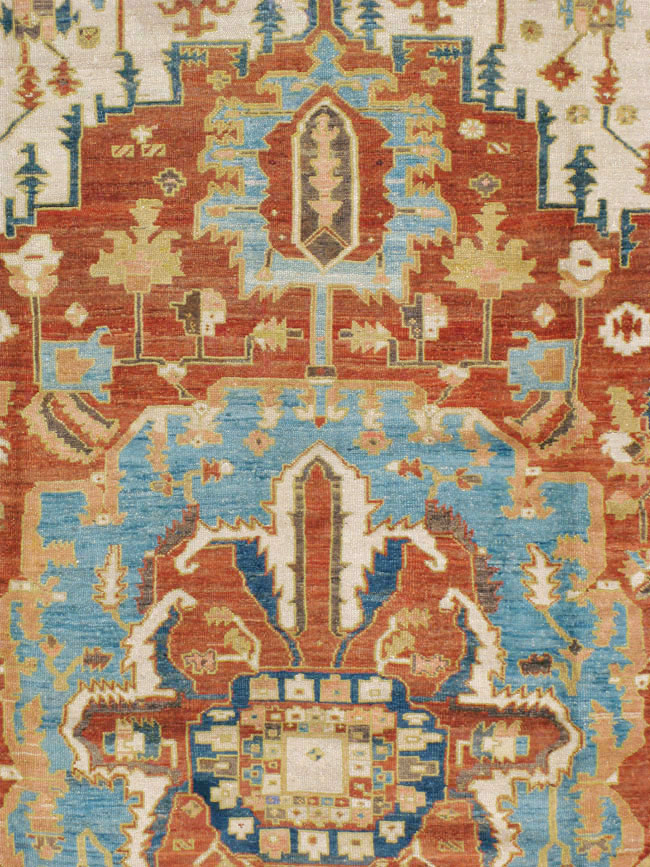 Antique Persian Heriz / Serapi Carpet, No.8639 - Staging