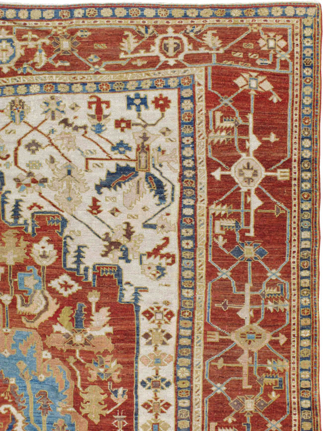 Antique Persian Heriz / Serapi Carpet, No.8639 - Staging