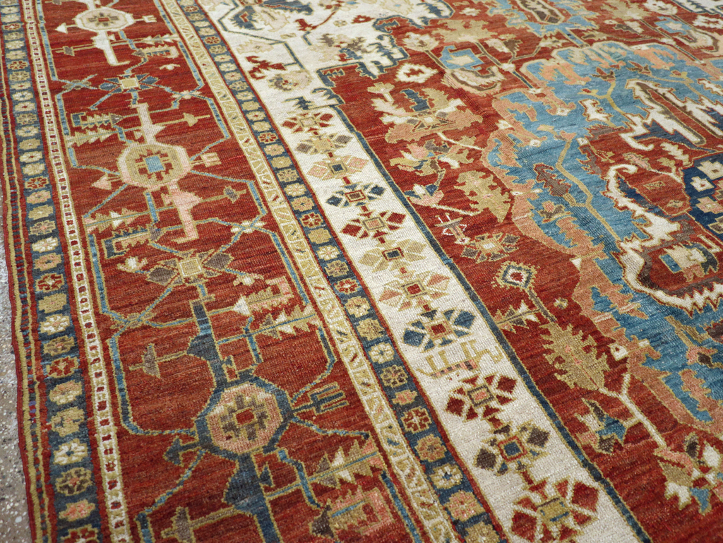 Antique Persian Heriz / Serapi Carpet, No.8639 - Staging