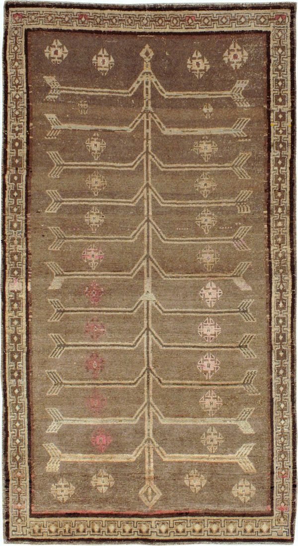 Antique Persian Hamadan Rug, No.8698 - Staging