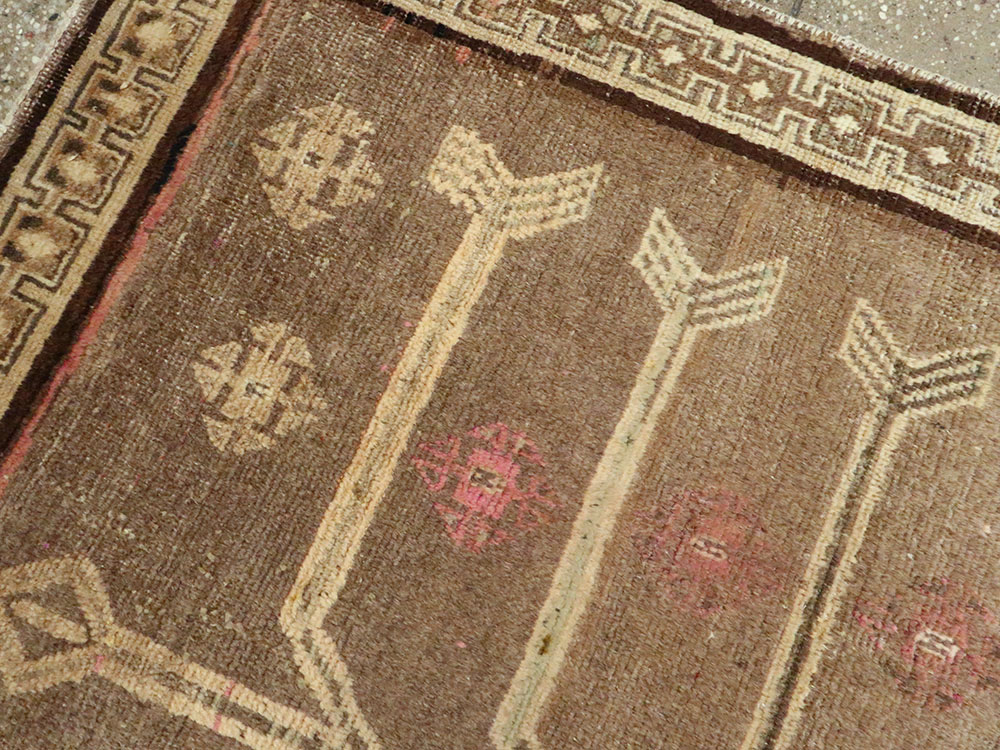 Antique Persian Hamadan Rug, No.8698 - Staging