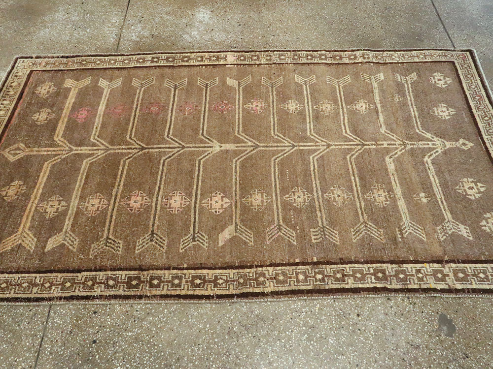 Antique Persian Hamadan Rug, No.8698 - Staging