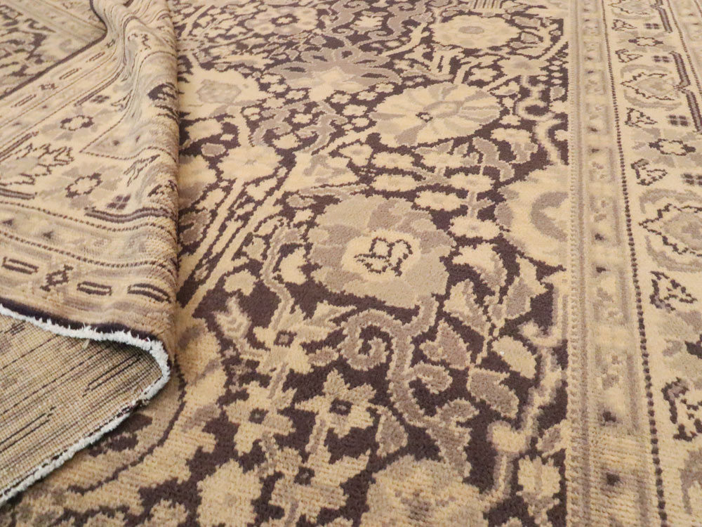 Vintage Indian Lahore Accent Carpet, No.8702 - Staging