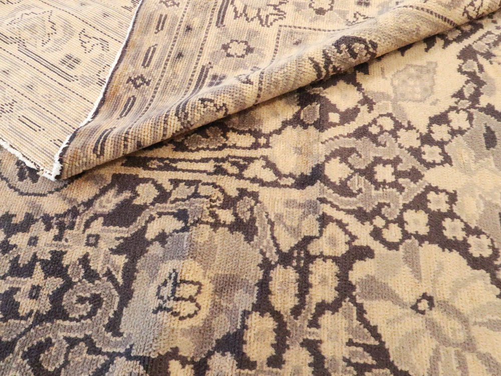 Vintage Indian Lahore Accent Carpet, No.8702 - Staging