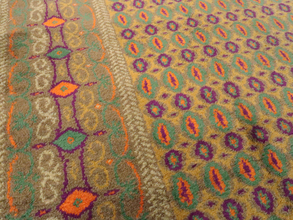 Vintage Indian Lahore Rug, No.8748 - Staging