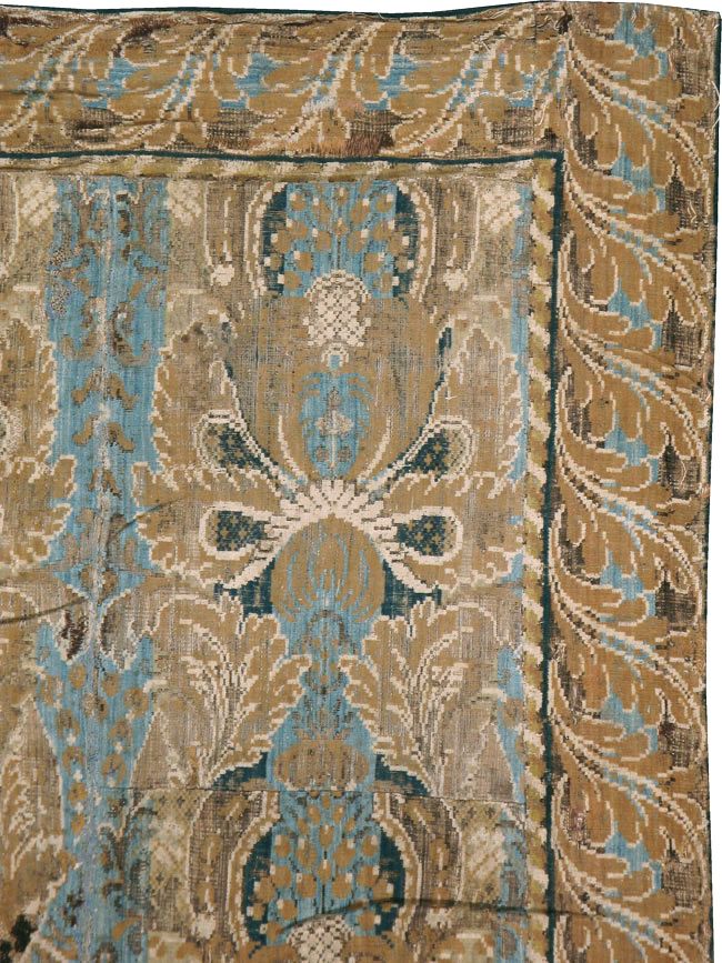 Antique European Chenille Carpet, No.8771 - Staging