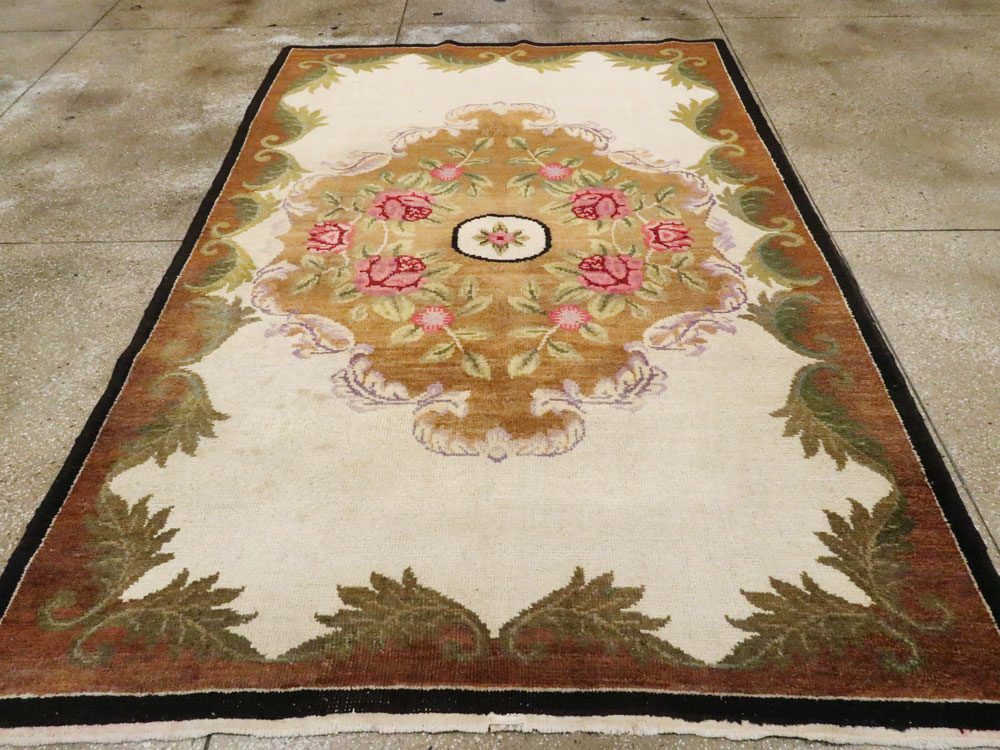 Vintage European Continental Carpet, No.8774 - Staging
