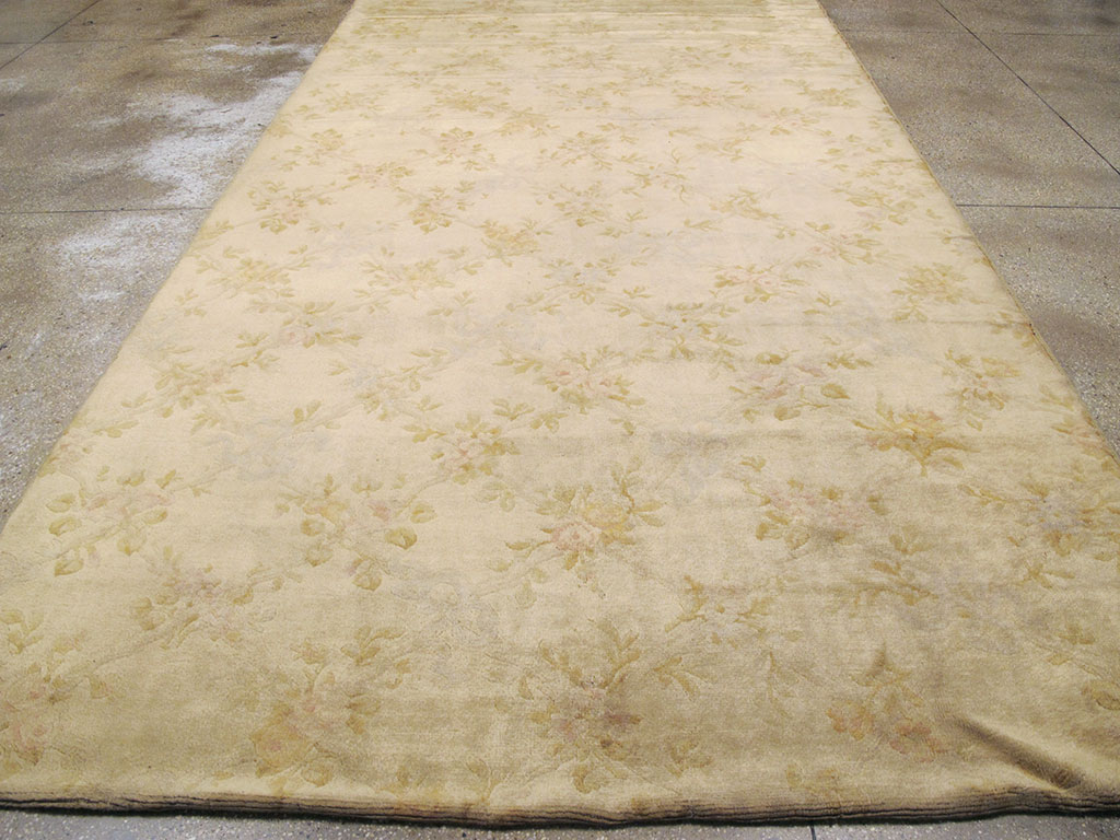 Vintage European Savonnerie Carpet, No.8783 - Staging