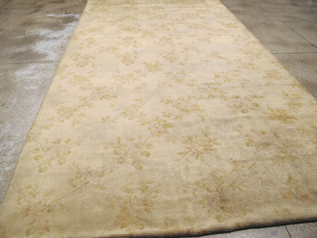 Vintage European Savonnerie Carpet, No.8783 - Staging