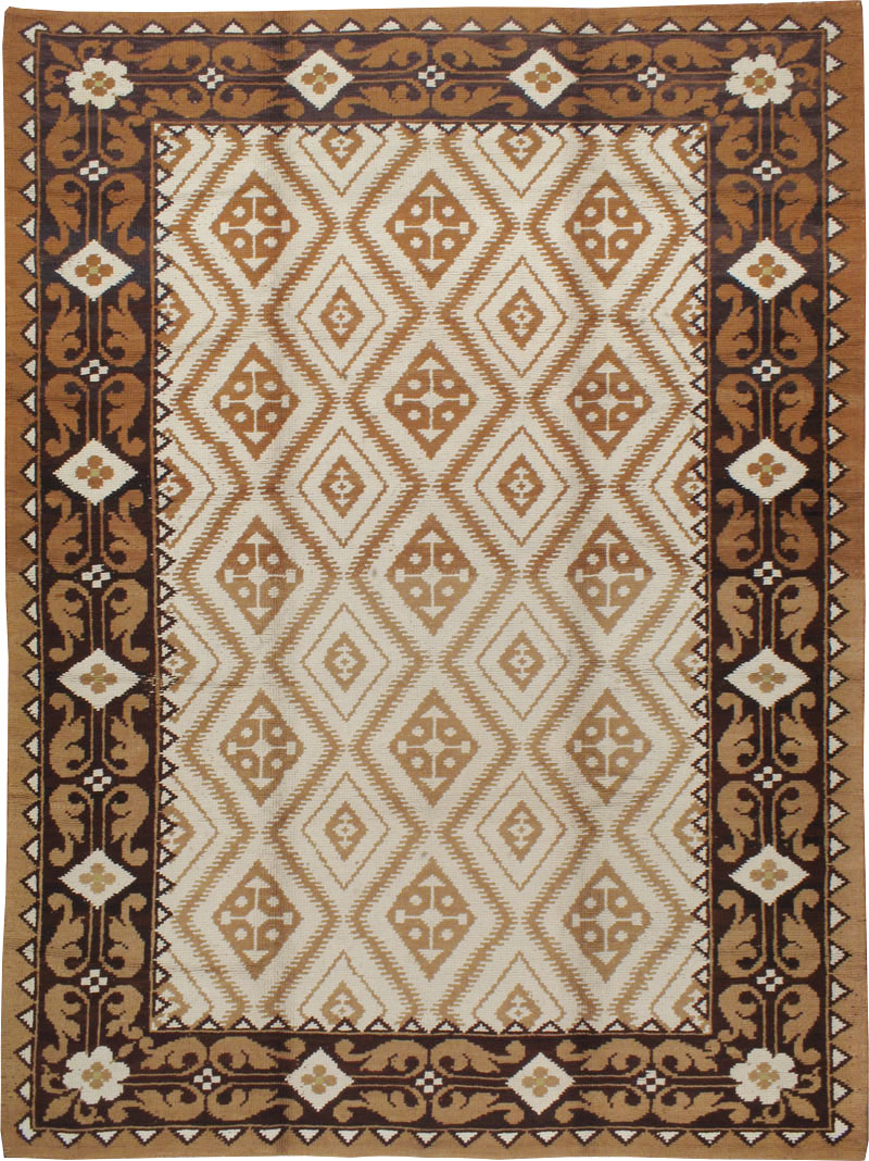 Vintage Spanish Cuenca Carpet, No.8788 - Staging