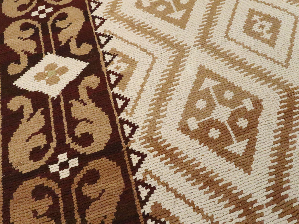 Vintage Spanish Cuenca Carpet, No.8788 - Staging