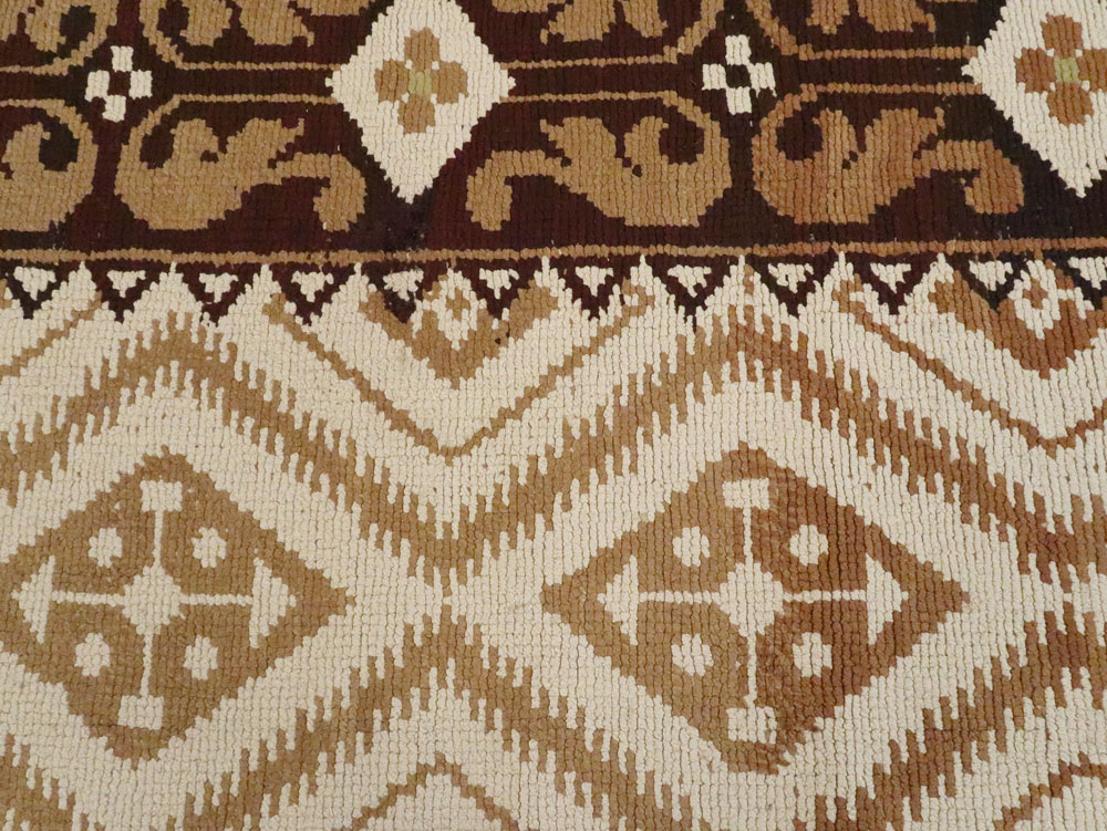 Vintage Spanish Cuenca Carpet, No.8788 - Staging