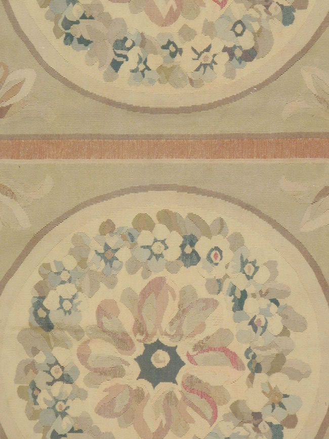 Modern Spanish Aubusson Small Room Size Carpet, No.8885 - Staging