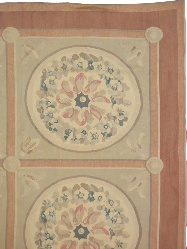 Modern Spanish Aubusson Small Room Size Carpet, No.8885 - Staging