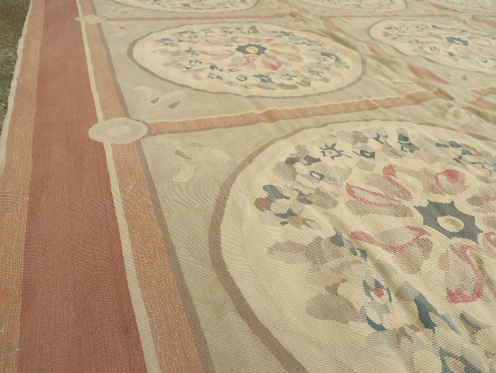 Modern Spanish Aubusson Small Room Size Carpet, No.8885 - Staging
