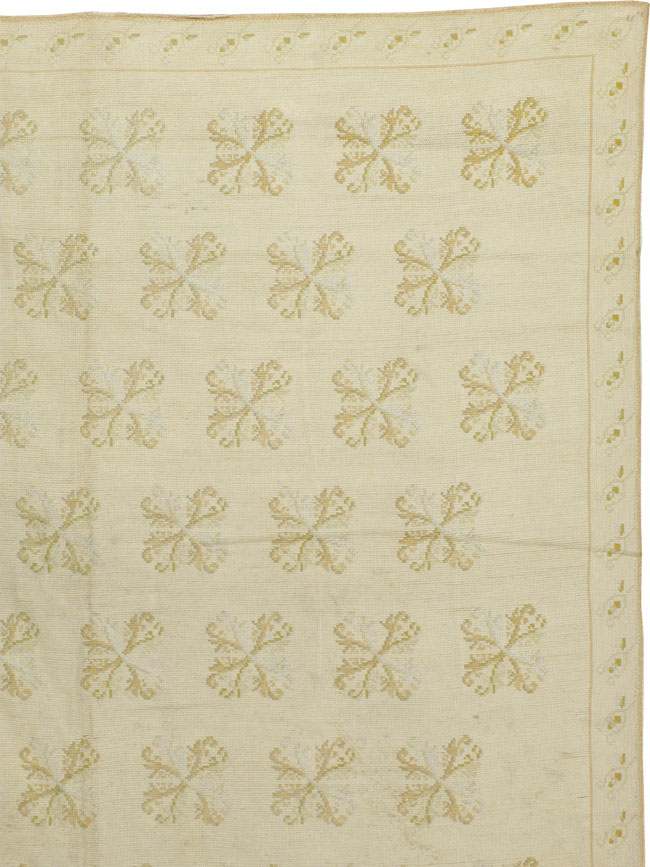 Vintage Portugal Needlepoint Carpet, No.8908 - Staging