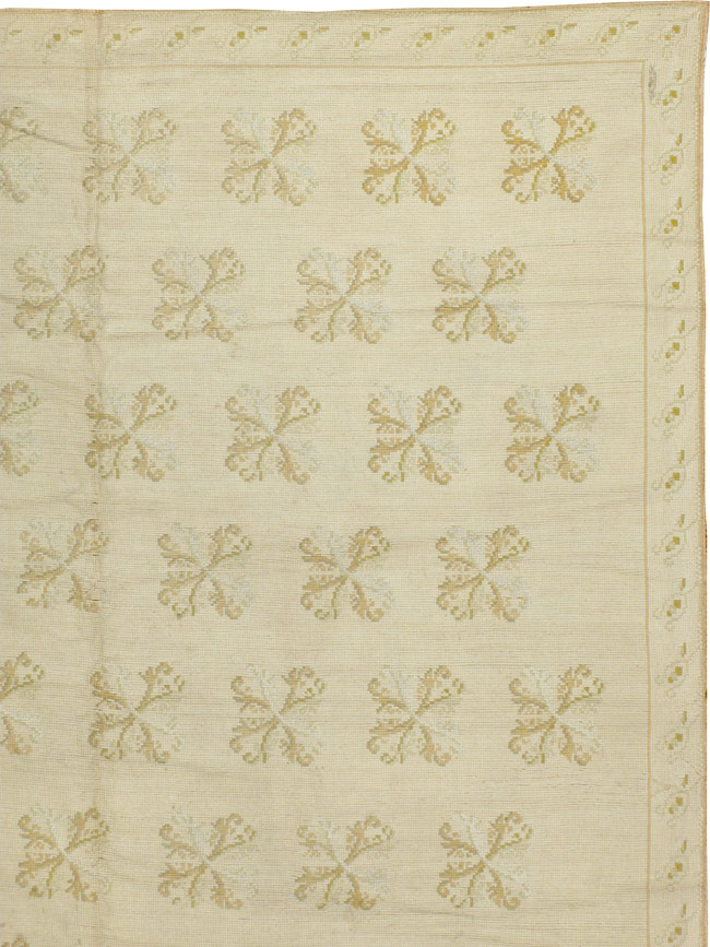 Vintage Portugal Needlepoint Carpet, No.8908 - Staging