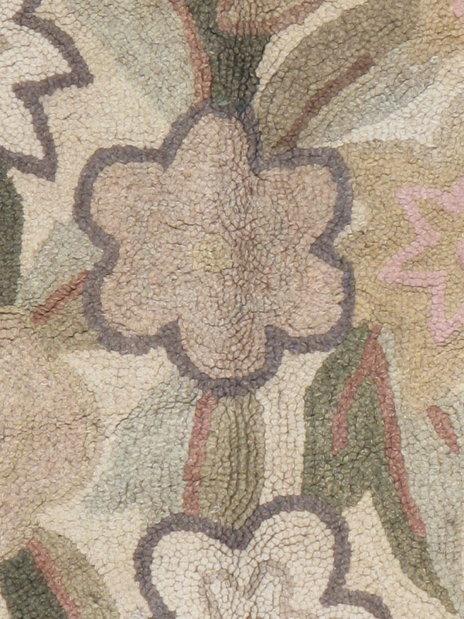 European Inspired Vintage American Hook Rug, No.8910 - Staging