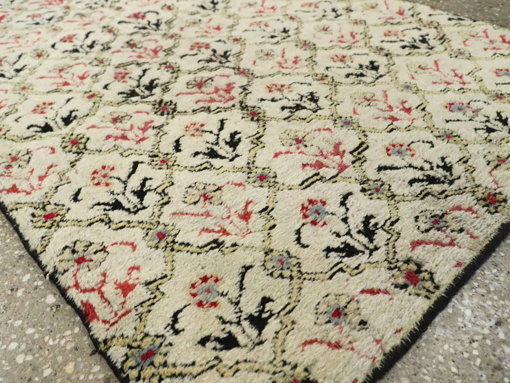 Vintage Indian Agra Runner, No.9028 - Staging