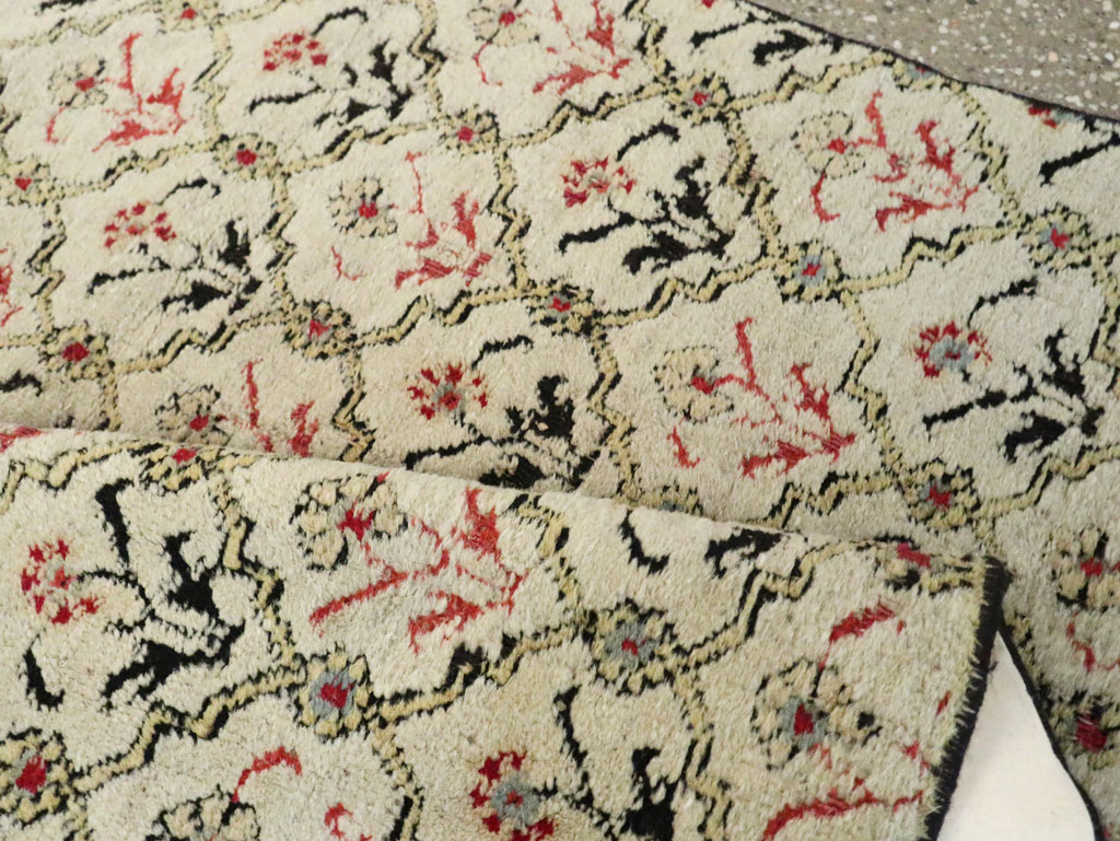 Vintage Indian Agra Runner, No.9028 - Staging