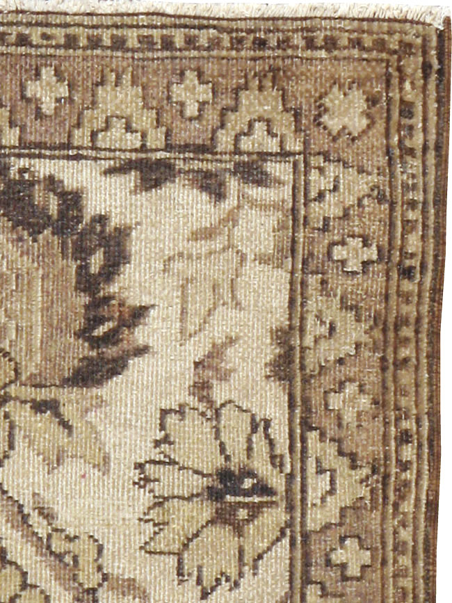 Antique Indian Agra Rug, No.9067 - Staging