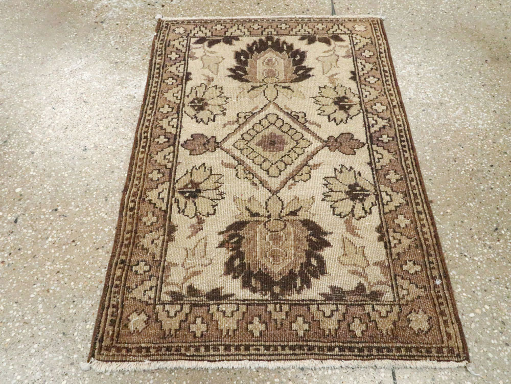 Antique Indian Agra Rug, No.9067 - Staging