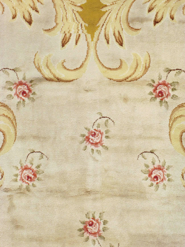 Vintage European Savonnerie Carpet, No.9212 - Staging