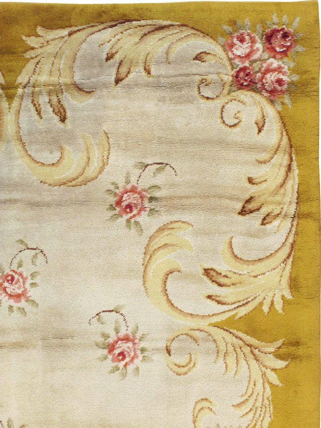 Vintage European Savonnerie Carpet, No.9212 - Staging