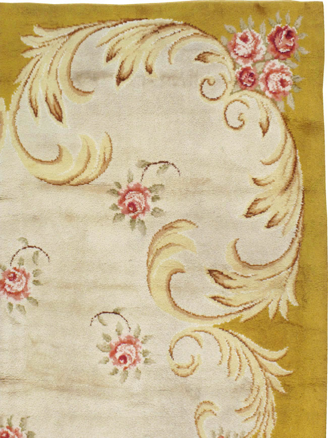 Vintage European Savonnerie Carpet, No.9212 - Staging