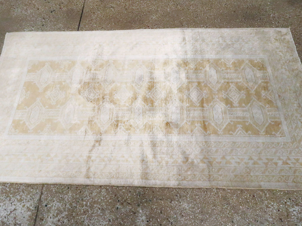 Vintage Turkish Sivas Carpet, No.9293 - Staging