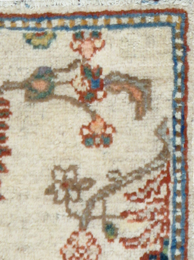 Antique Persian Mahal Rug, No.9460 - Staging