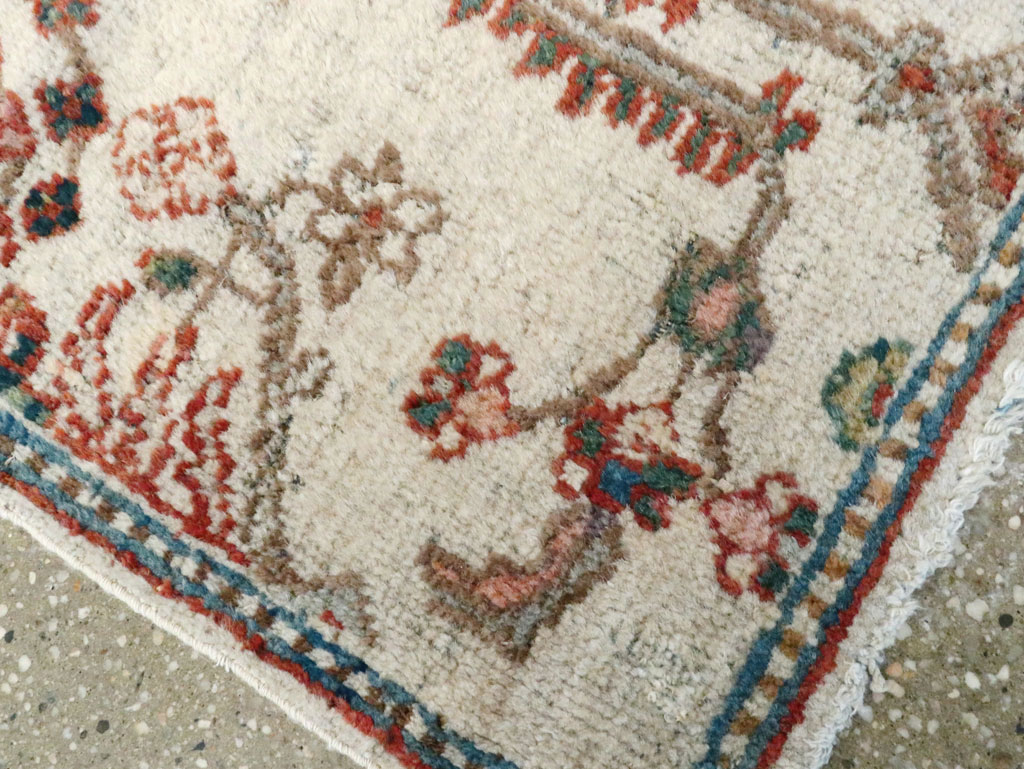 Antique Persian Mahal Rug, No.9460 - Staging