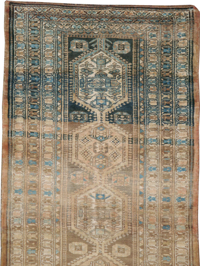 A Serab Runner, No.9482 - Staging