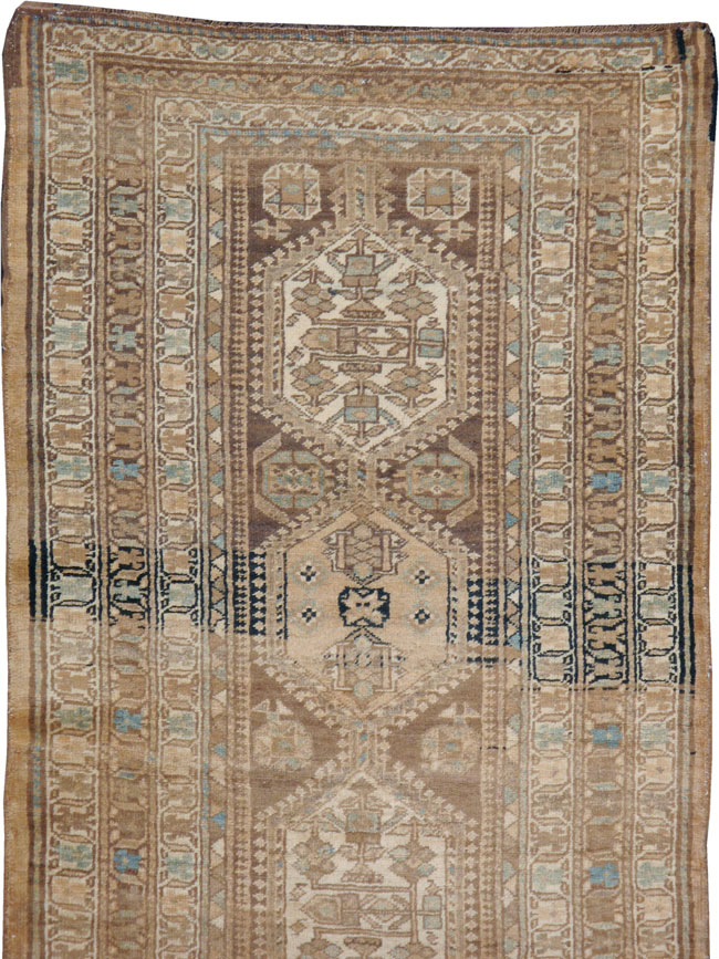 A Serab Runner, No.9482 - Staging