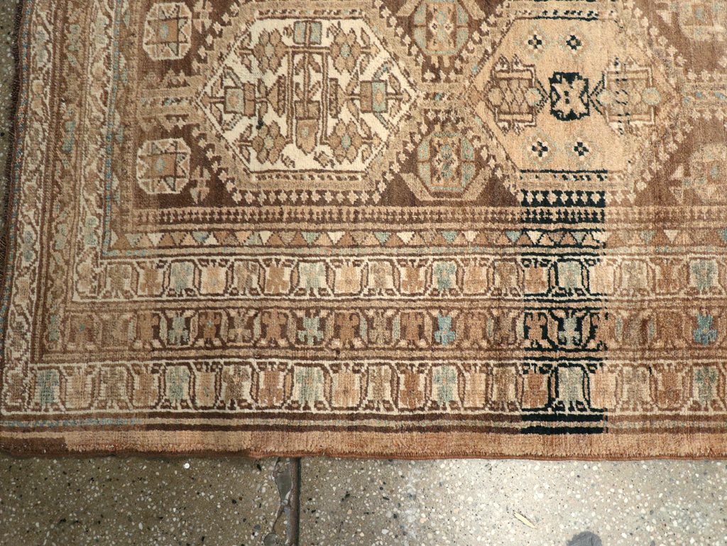 A Serab Runner, No.9482 - Staging