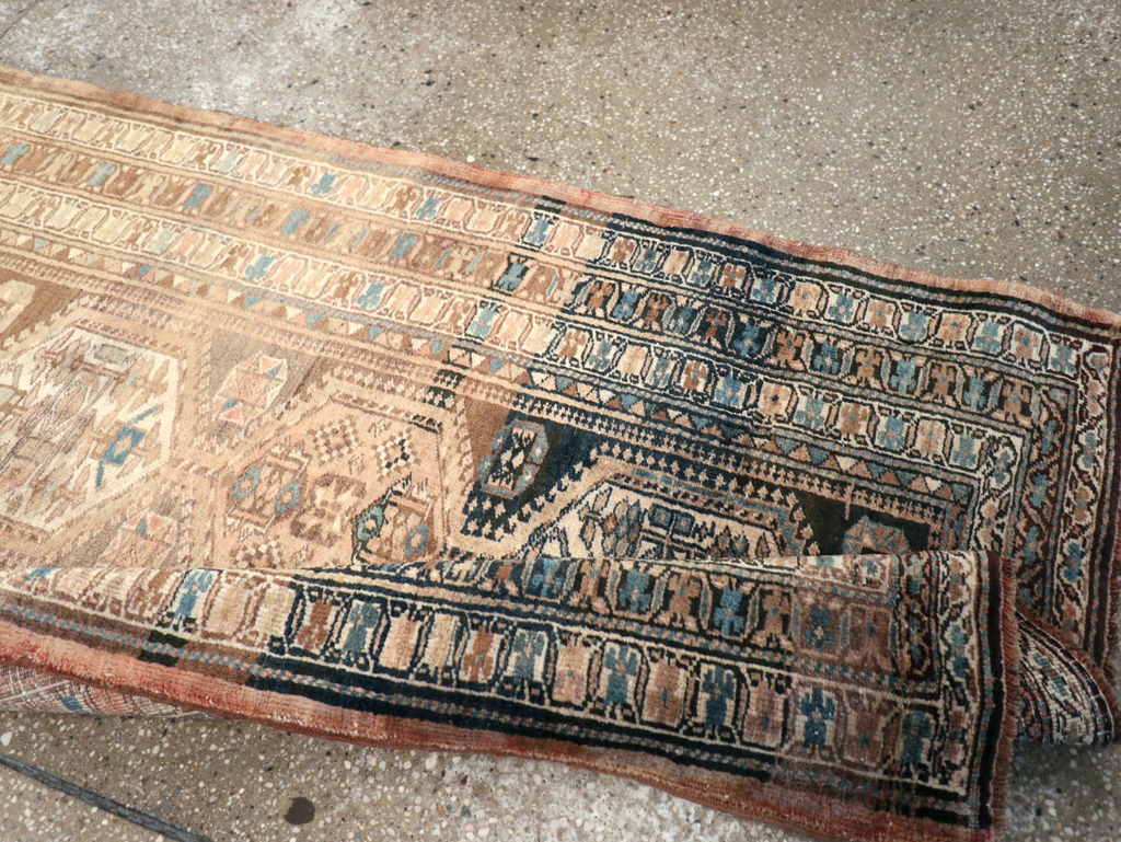 A Serab Runner, No.9482 - Staging