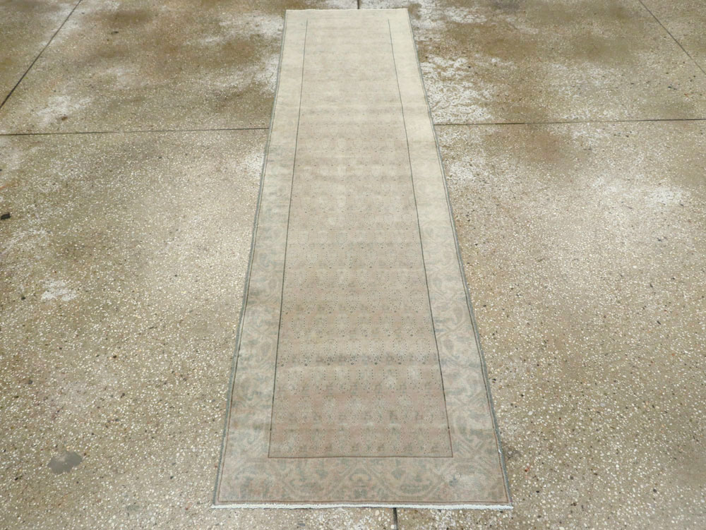 A Sivas Runner, No.9516 - Staging