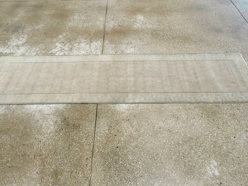 A Sivas Runner, No.9516 - Staging