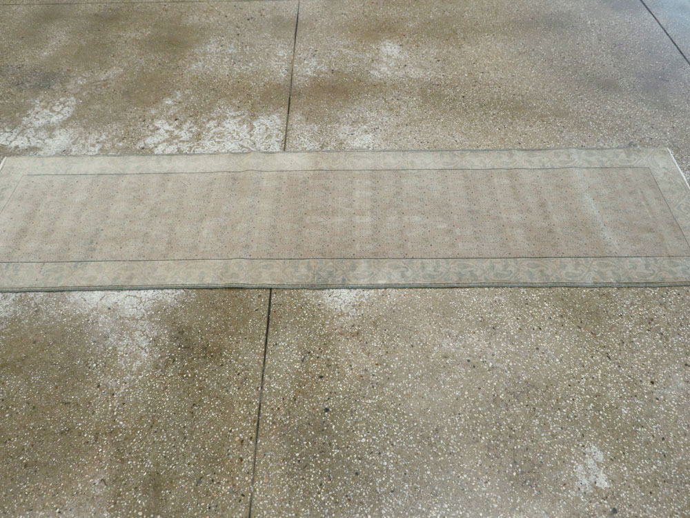 A Sivas Runner, No.9516 - Staging