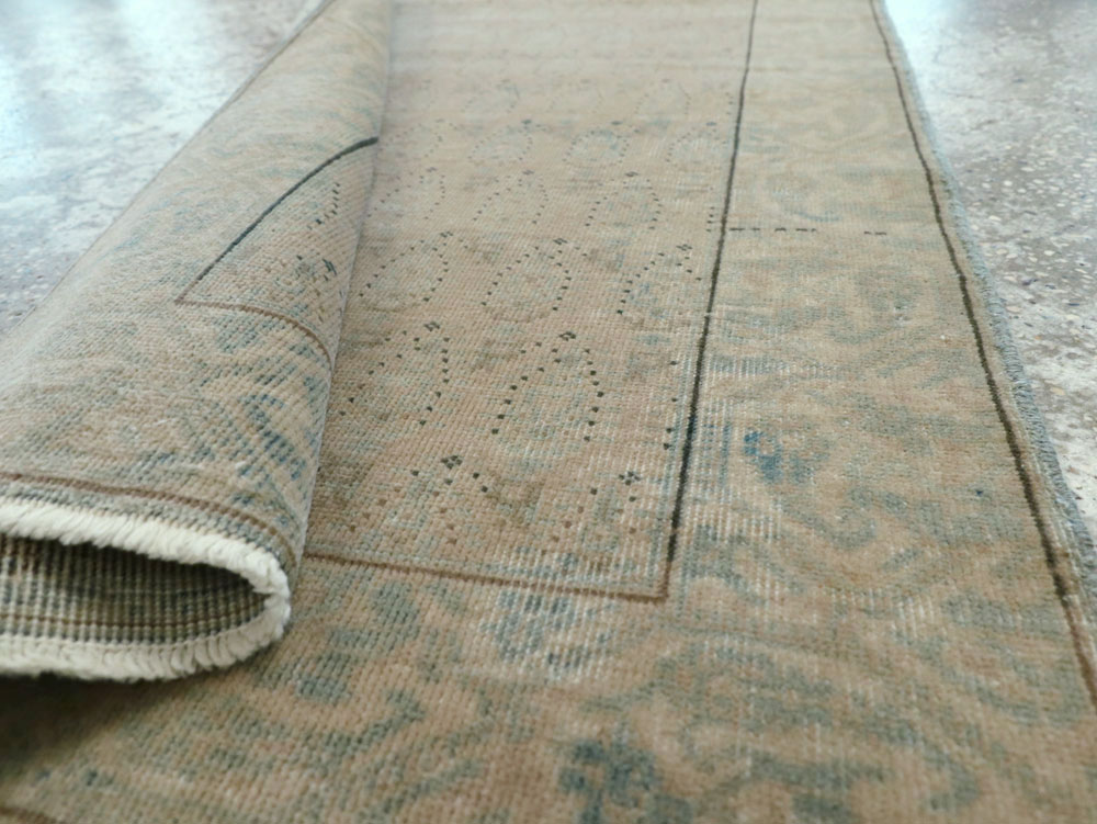 A Sivas Runner, No.9516 - Staging