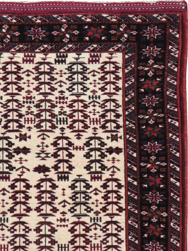 Vintage Persian Qashqai Carpet, No.9616 - Staging
