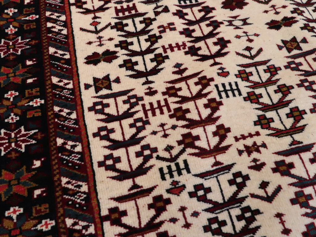 Vintage Persian Qashqai Carpet, No.9616 - Staging