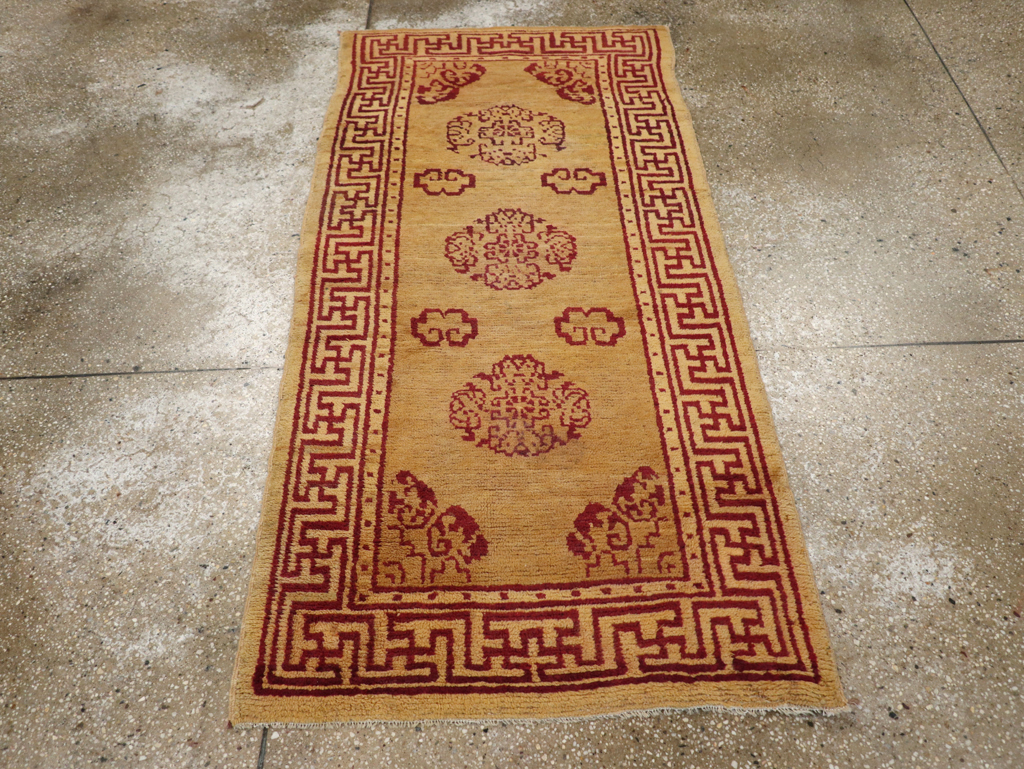Vintage Chinese Art Deco Throw Rug, No.9714 - Staging