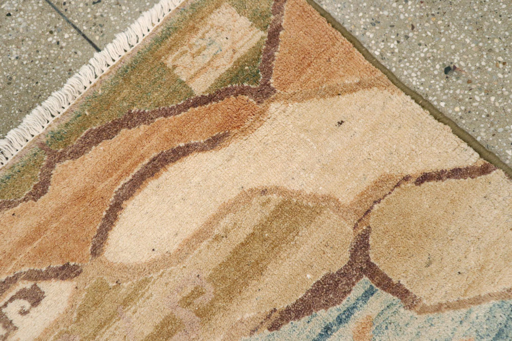 Vintage Indian Lahore Rug, No.9725 - Staging