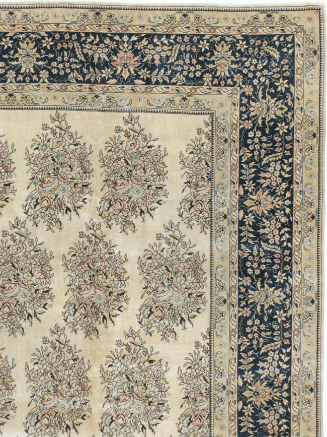 Semi-Antique Tabriz Carpet, No.9735 - Staging