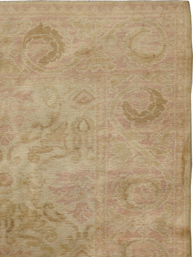 A Cuenca Carpet, No.9808 - Staging
