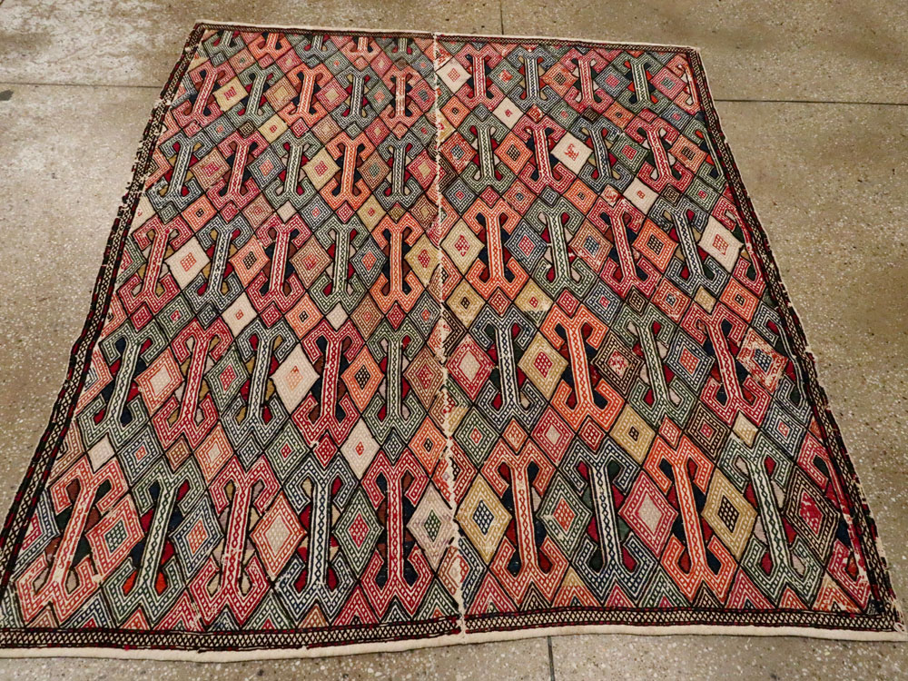 A Verneh Kilim, No.9847 - Staging