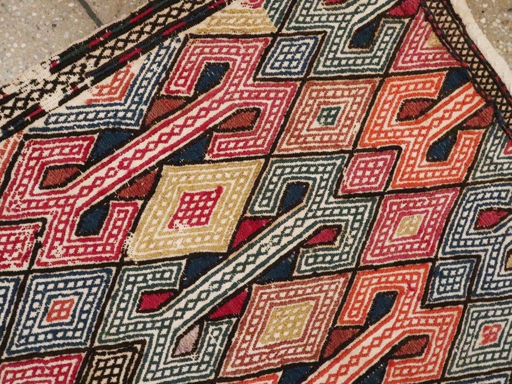 A Verneh Kilim, No.9847 - Staging