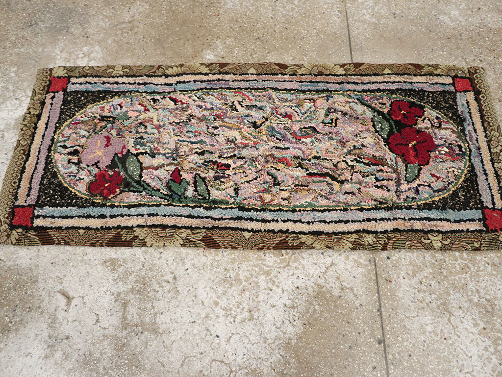 Vintage American Hook Throw Rug, No.9857 - Staging